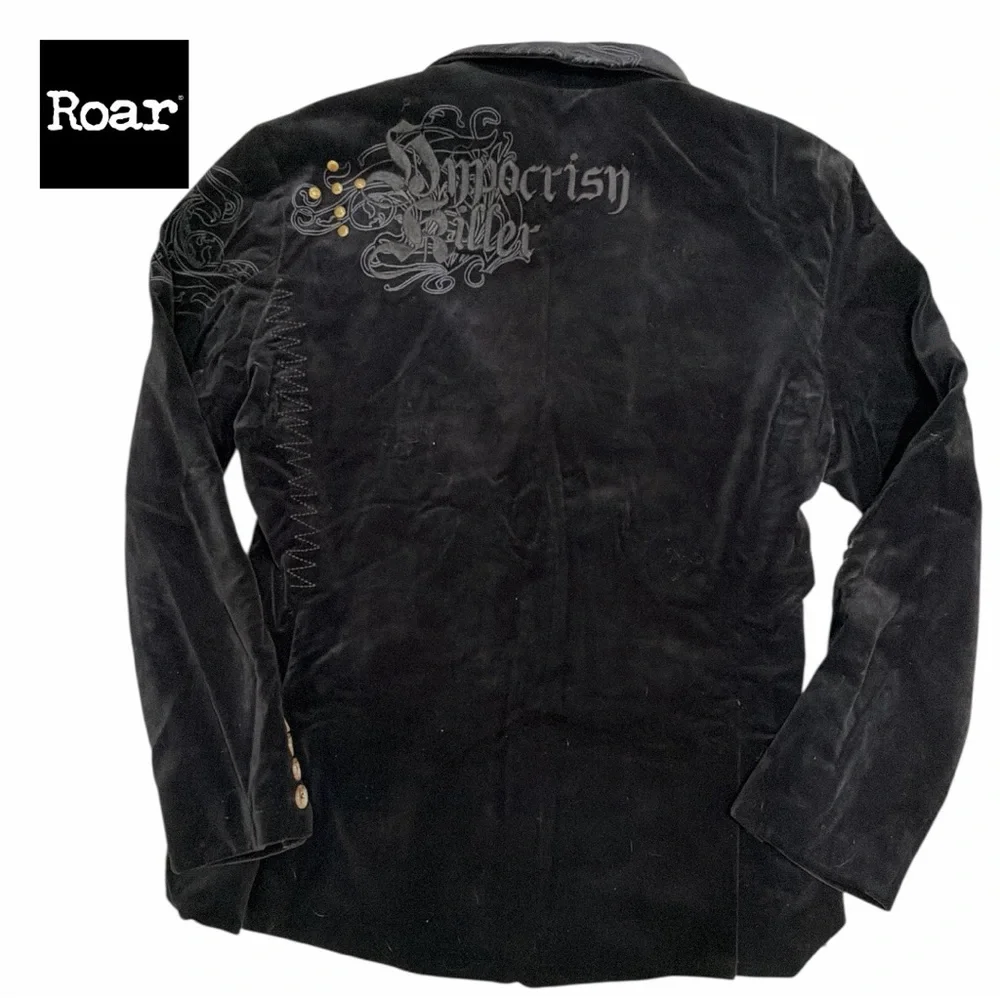 Roar Men's Black‎ Velvet Blazer with Embroidered Details - Size M